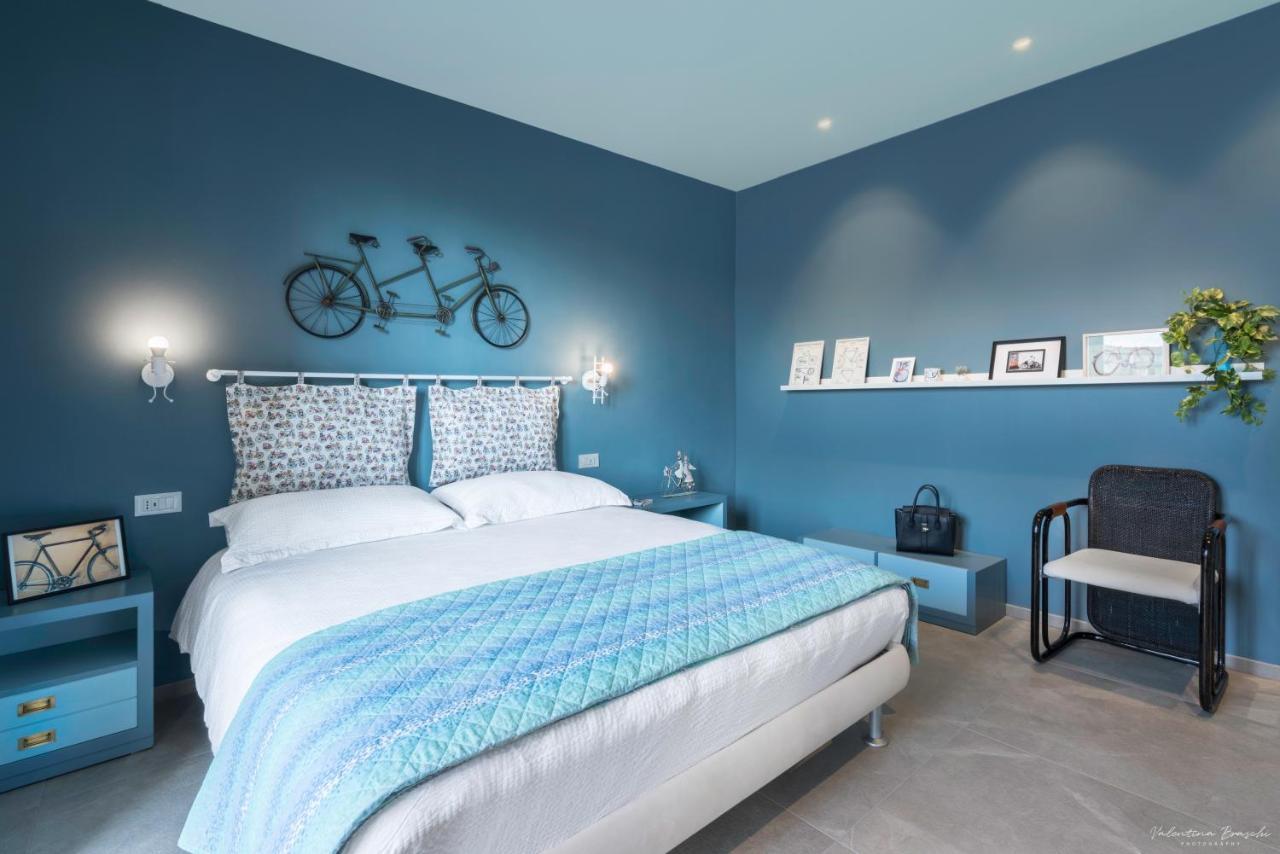 Draisina Bike Apartments Due Oleggio Castello Exterior photo